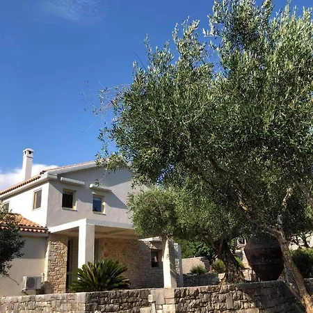 Lithia Semesterbostad *